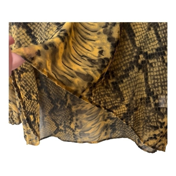 ASO Sheer V Neck Yellow Black Curved Hem Snakeprint Blouse byEightyEight Size S - Picture 10 of 14